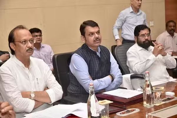 HOME MINISTRY: गृह विभागाने कमी केले नेत्यांच्या प्रोटेक्शनचे "लाड"; एका निर्णयामुळे महायुतीत नवा वाद ?