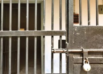 DAUND POLICE CASE: दौंडमध्ये चोरट्यांनी पोलिसांचीच केली चोरी मोबाईल, रोख रक्कम घेऊन पसार