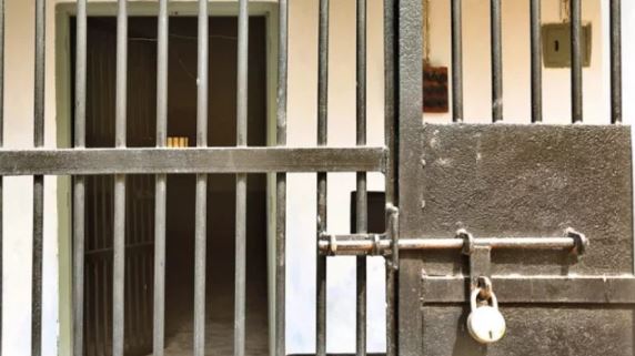 DAUND POLICE CASE: दौंडमध्ये चोरट्यांनी पोलिसांचीच केली चोरी मोबाईल, रोख रक्कम घेऊन पसार
