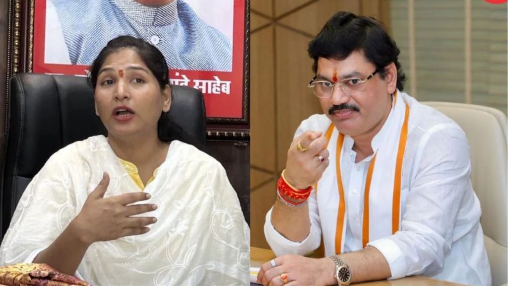 करूणा शर्मा: 11 नंबर आहेत ते 11 नंबर माझ्याकडे आहेत जर तुम्हाला चौकशीमध्ये मदत हवी असेल तर ते अकरा नंबर मी तुमच्याकडे देऊ शकते .धनंजय मुंडेकडे ११ मोनंबर