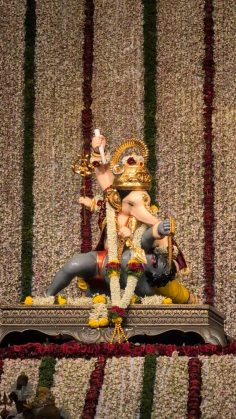 हिंदुस्थानातील पहिला सार्वजनिक गणपती असलेल्या ‘श्रीमंत भाऊसाहेब रंगारी गणपती ट्रस्ट’च्या SHRIMANT BHAUSAHEB RANGARI GANPATI वतीने वासंतिक चंदन उटी सोहळ्याचे आयोजन करण्यात आले होते.