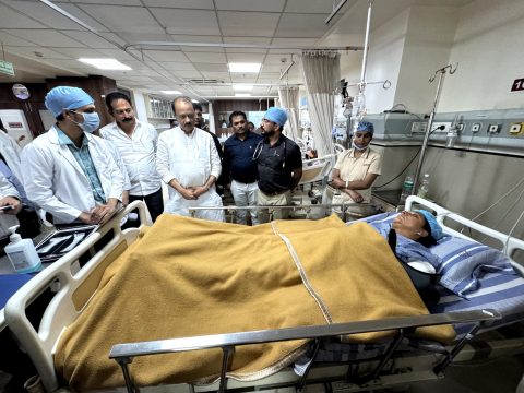 AJIT PAWAR VISIT KUNDMALA: मावळ तालुक्यातील कुंडमळा येथे साकव पूल पडून झालेल्या दुर्घटनेची माहिती उपमुख्यमंत्री तथा पालकमंत्री अजित पवार यांनी घटनास्थळी भेट देऊन घेतली.