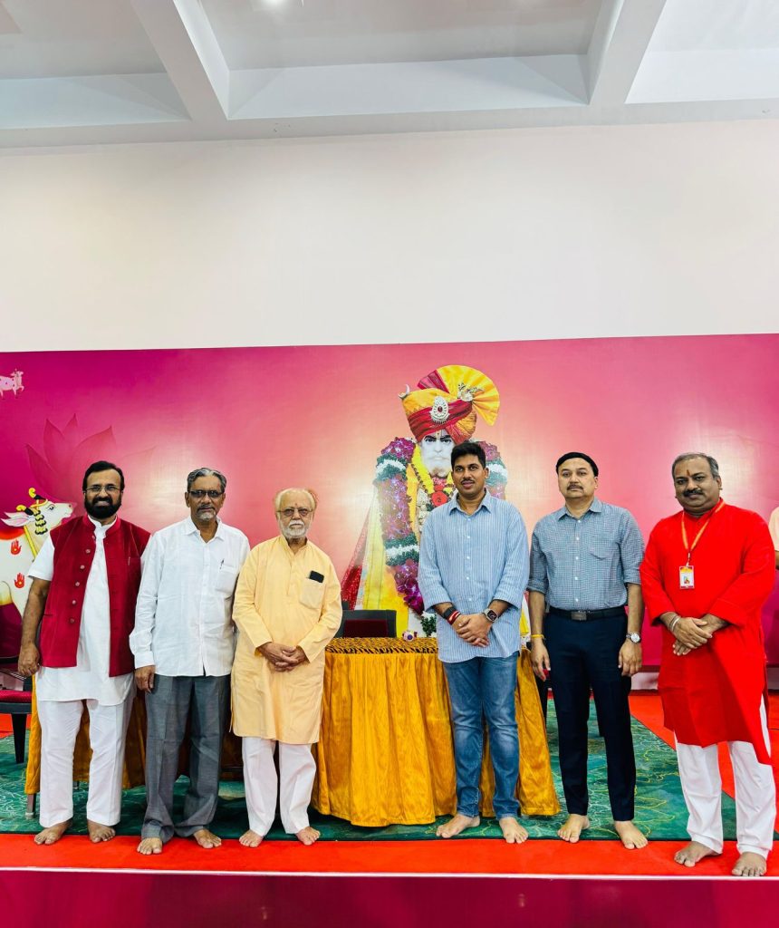 SHANKAR MAHARAJ MATH BLOOD DONATIONTION मंगळवार दि. ०३ जून २०२५ रोजी ५० व्या सुवर्ण महोत्सवी रक्तदान शिबिराचा शुभारंभ