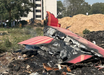 Ahemdabad Plane Crash Update : उड्डाण घेतल्यानंतर 'त्या' शेवटच्या काही मिनिटात काय घडलं?