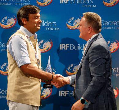 RAHUL KARAD MIT पुणे: आंतरधार्मिक समाज, धार्मिक स्वातंत्र्य आणि शांततेसाठी समर्थन केल्याबद्दल एमआयटी वर्ल्ड पीस युनिव्हर्सिटीचे कार्याध्यक्ष डॉ. राहुल विश्वनाथ कराड यांना या वर्षी अमेरिकेतील वॉश्गिटन डीसी येथे आयआरएफ बिल्डर्स फोरम आणि रॉजर विल्यम्स आयआरएफ पुरस्कारांमध्ये प्रतिष्ठित २०२५ चा ‘ग्लोबल बिझनेस अँड इंटरफेथ पीस गोल्ड मेडल’ पुरस्कार देऊन सन्मानीत करण्यात आले.