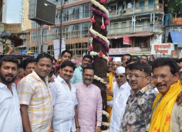 SHRIMANT DAGDUSHETH GANPATI: श्रीमंत दगडूशेठ हलवाई सार्वजनिक गणपती ट्रस्ट, सुवर्णयुग तरुण मंडळ च्या