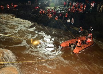 KUNDMALA RESCUE OPERATION: मावळ तालुक्यातील कुंडमळा येथे रविवारी (दि. १५ जून) जुना लोखंडी पूल तुटून घडलेल्या दुर्घटनेत ४ पर्यटकांचा दुर्दैवी मृत्यू झाला.