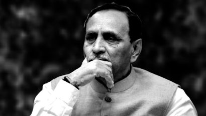 VIJAY RUPANI गुजरातमधील अहमदाबादमध्ये आज एक मोठा अपघात झाला. अहमदाबादमध्ये एअर इंडियाचे विमान कोसळले. या विमानात २४२ प्रवासी होते. आतापर्यंत ३० जणांचा मृत्यू झाला आहे.