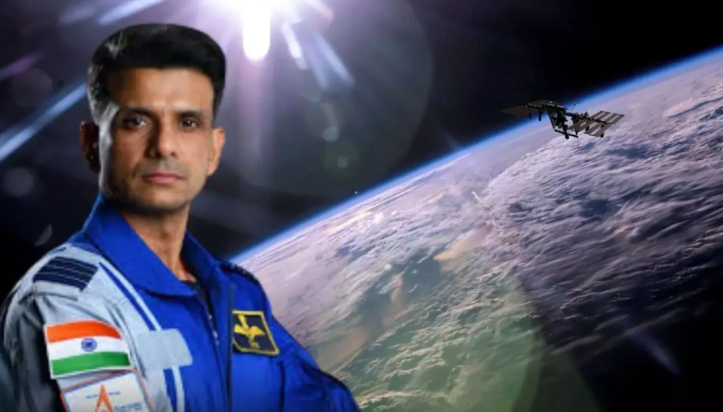 SHUBHANSHU SHUKLA EARTH RETURN भारतीय अंतराळवीर शुभांशू शुक्ला (SHUBHANSHU SHUKLA) यांच्यासह चारही अंतराळवीर (EARTH RETURN) पृथ्वीवर सुखरूप परतले आहेत. आंतरराष्ट्रीय अवकाश स्थानकात 18 दिवस राहिल्यानंतर आज दिनांक 15 जुलैला हे अंतराळवीर परतले आहेत.