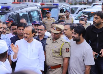 DCM AJIT PAWAR: हिंजवडी, राजीव गांधी माहिती तंत्रज्ञान (आयटी) क्षेत्राला अधिक चालना देण्याकरिता परिसरातील नागरिकांच्या समस्या लवकरात लवकर सोडण्यासाठी सर्व संबंधित यंत्रणांनी समन्वयाने काम करावे, या भागात पावसामुळे साचणारे पाणी, स्वच्छतेचा प्रश्न व वाहतुकीची समस्या सोडवण्यासाठी तात्काळ नियोजन करून त्याची अंमलबजावणी करावी, अशा सूचना उपमुख्यमंत्री तथा जिल्ह्याचे पालकमंत्री अजित पवार (DCM AJIT PAWAR) यांनी संबंधित यंत्रणाना दिल्या.