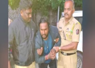 WARJE POLICE ROBBERY:दरोड्याच्या तयारीत असलेल्या आंतरराज्यीय टोळीला पुणे पोलिसांनी रंगेहात पकडलं. पुणे पोलीस आणि दरोडेखोरांमध्ये सिनेस्टाईल धरपकड आणि पाठलाग झाला.