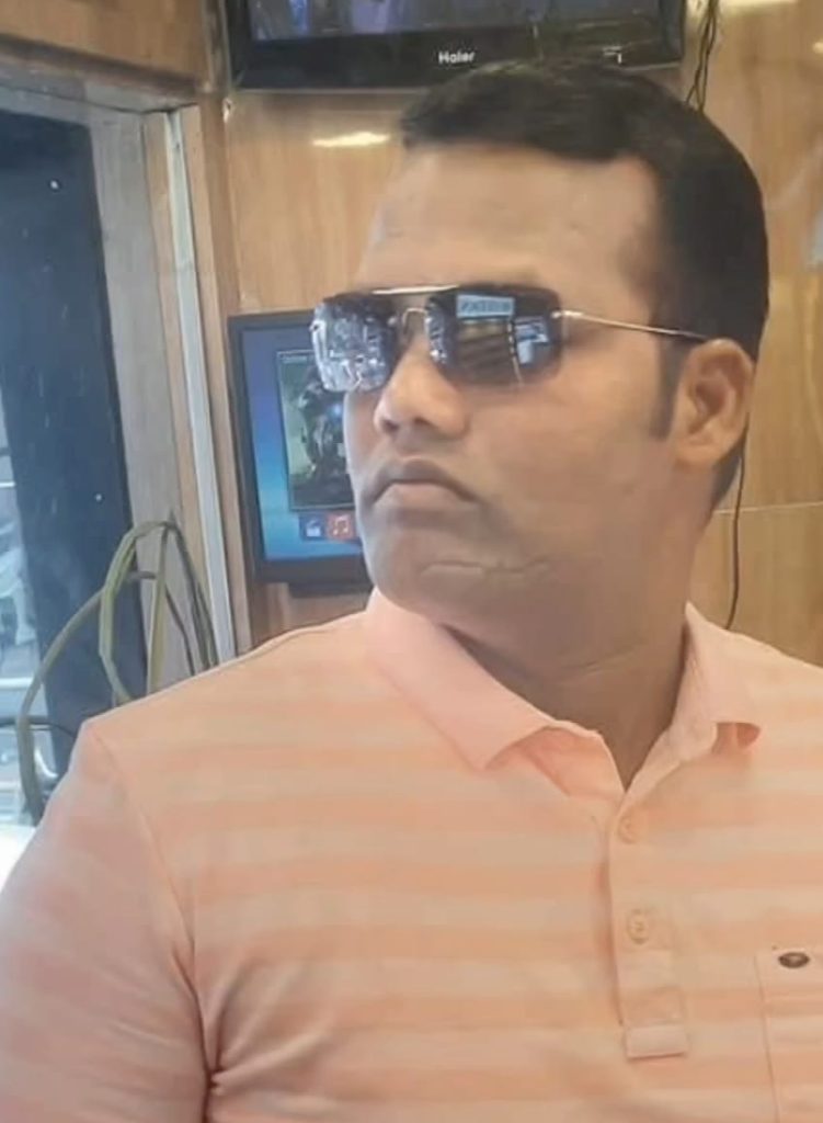  KOLHAPUR NCP LAKHAN BENADE: कोल्हापुरातील अजित पवार गटाच्या पदाधिकाऱ्याचा अमानुष खून करून दोन तुकडे करून फेकून दिल्याची घटना समोर आली आहे. या घटनेनं राज्यभरात एकच खळबळ उडाली असून या हत्येमागचं मूळ कारण अद्यापही अस्पष्ट आहे.