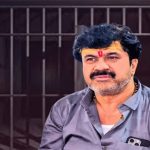 BEED JAIL PRISONER FOUND MOBILE: गेल्या काही दिवसापासून बीड जिल्हा कारागृह चर्चेत आहे.. कारण याच कारागृहात संतोष देशमुख हत्या प्रकरणातील आरोपी वाल्मीक कराडसह त्याच्या टोळीतील सदस्य शिक्षा भोगत आहेत, त्याच बीड कारागृहात एका कैद्याकडे मोबाईल सापडल्याने एकच खळबळ उडाली.