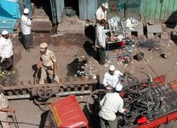 MALEGAO BOMB BLAST एक महत्त्वाचे बातमी समोर आली असून 2008 मध्ये घडलेल्या मालेगाव बॉम्बस्फोट प्रकरणातील सर्व आरोपींची निर्दोष मुक्तता करण्यात आली मुंबईतील विशेष NIA न्यायालयाने हा निर्णय दिला आहे.