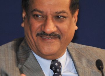 SHIVSENA PROTEST ON PRITHWIRAJ CHAVAN: माजी मुख्यमंत्री आणि काँग्रेस नेते पृथ्वीराज चव्हाण यांच्या एका वक्तव्यामुळे महाराष्ट्राच्या राजकारणात पुन्हा एकदा मोठा वाद निर्माण झालाय. ‘भगवा दहशतवाद’ न म्हणता, ‘हिंदू दहशतवाद’ असा शब्दप्रयोग केला पाहिजे, असं चव्हाण यांनी म्हटलं..