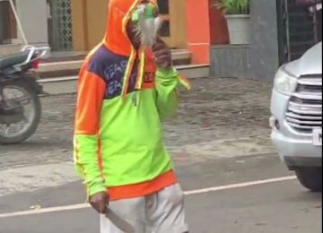 NIGADI MASK MAN NEWS:  उद्योगनगरी अशी ओळख असलेल्या पिंपरी चिंचवड शहरात सध्या एका 'मास्क मॅन'च्या दहशतीने नागरिकांमध्ये भीतीचे वातावरण पसरले आहे.