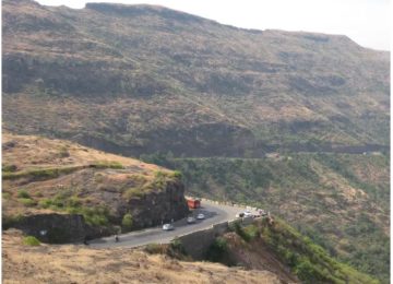 DIVE GHAT ROAD NEWS: राष्ट्रीय महामार्ग क्रमांक 965 आळंदी ते पंढरपूर पालखी महामार्ग अंतर्गत हडपसर ते दिवेघाट या पॅकेज 6 चे रस्ता रुंदीकरण करण्याचे काम भारतीय राष्ट्रीय राजमार्ग प्राधिकरण कार्यालया मार्फत सुरु आहे.