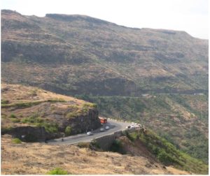 DIVE GHAT ROAD NEWS: राष्ट्रीय महामार्ग क्रमांक 965 आळंदी ते पंढरपूर पालखी महामार्ग अंतर्गत हडपसर ते दिवेघाट या पॅकेज 6 चे रस्ता रुंदीकरण करण्याचे काम भारतीय राष्ट्रीय राजमार्ग प्राधिकरण कार्यालया मार्फत सुरु आहे.