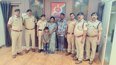 PUNE RAILWAY STATION: दिवाळीसाठी गावी जाणाऱ्या प्रवाशांची गर्दी, तिकीट काढण्याच्या लगबगीत असलेलं कुटुंब आणि तेवढ्यात आपला लहान मुलगा हरवल्याची झालेली जाणीव...