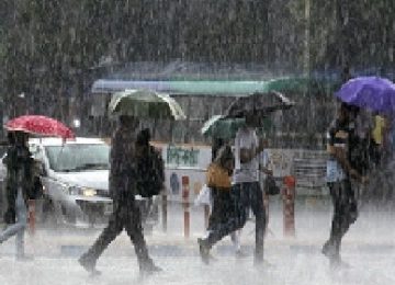 MAHARASHTRA RAIN UPDATE: Low Pressure in Bay of Bengal & Arabian Sea; Cyclone Impact Across India