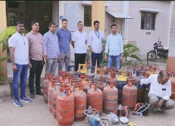 Illegal Gas Refilling in Nashik: Major Raid on Illegal Gas Refilling in Nashik; Goods Worth ₹1.5 Lakh Seized, Two Arrested