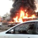 PUNE NAVALE BRIDGE ACCIDENT:  पुण्यातील नवले पुलावर (PUNE NAVALE BRIDGE ACCIDENT) गुरुवारी संध्याकाळी पुन्हा एकदा भीषण अपघात झाला आहे. भरधाव कंटेनरने काही गाड्यांना धडक दिली असून 7 जणांचा मृत्यू झाला आहे शहरातील नवले पुलावर हा अपघात होऊन दोन ते तीन वाहनांनी पेट घेतल्याची धक्कादायक घटना घडली.