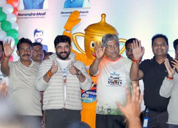 PUNE RUN FOR UNITY: मनीष राजपूत आणि अंकिता गावीत यांनी भारताचे लोहपुरुष आणि राष्ट्रीय एकात्मतेचे शिल्पकार सरदार वल्लभभाई पटेल यांच्या १५० व्या जयंती निमित्ताने संस्कृती प्रतिष्ठानच्या वतीने आयोजित 'पुणे रन फॉर युनिटी', (PUNE RUN FOR UNITY)