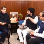 NITIN GADKARI l NAVALE BRIDGE: मुंबई बेंगळुरू राष्ट्रीय महामार्गावरील नवले पूल (NAVALE BRIDGE) परिसरातील वाढत्या अपघातांना आळा घालण्यासाठी आवश्यक असणाऱ्या उपाययोजना तातडीने आणि प्राधान्याने सुरू कराव्यात, असे आदेश केंद्रीय रस्ते वाहतूक मंत्री नितीन गडकरी (NITIN GADKARI) यांनी राष्ट्रीय महामार्ग प्राधिकरणाला दिले आहेत, अशी माहिती पुण्याचे खासदार व केंद्रीय राज्यमंत्री मुरलीधर मोहोळ (MURLIDHAR MOHOL) यांनी दिली. नवले पूल येथे नुकत्याच झालेल्या अपघातात आठ जणांचा बळी गेला होता.