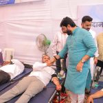 MURLIDHAR MOHOL:  शहरात रक्ताचा तुटवडा गंभीर होत असताना, पुणेकरांनी पुन्हा एकदा सामाजिक उत्तरदायित्वाच्या उच्च परंपरेचे जतन करीत, खासदार आणि केंद्रीय सहकार व नागरी हवाई वाहतूक राज्यमंत्री मुरलीधर मोहोळ (MURLIDHAR MOHOL) यांच्या वाढदिवसानिमित्त आयोजित रक्तदान महाअभियानात ५६ रक्तदान शिबिरांमधून तब्बल १० हजार ३३८ रक्तपिशव्यांचे विक्रमी संकलन केले. PUNE NAVALE BRIDGE l MURLIDHAR MOHOL : नवले पुलावरील अपघात रोखण्यासाठी काय करणार उपाययोजना?