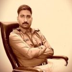 YAVAT POLICE NIKHIL RANDIVE: यवत पोलिस ठाण्यातील केडगाव चौकीत कार्यरत असलेले पोलिस नाईक निखिल रणदिवे यांनी पाच दिवसांपासून व्हॉट्सअ‍ॅप स्टेटसवर भावनिक संदेश आणि एका मुलीसोबतचा फोटो पोस्ट केल्यामुळे आणि त्यानंतर बेपत्ता झाल्यानंतर एकच खळबळ उडाली.. परंतु आता निखिल रणदिवे यांच्याबाबत एक नवी माहिती आता समोर आली..