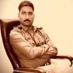 YAVAT POLICE NIKHIL RANDIVE: यवत पोलिस ठाण्यातील केडगाव चौकीत कार्यरत असलेले पोलिस नाईक निखिल रणदिवे यांनी पाच दिवसांपासून व्हॉट्सअ‍ॅप स्टेटसवर भावनिक संदेश आणि एका मुलीसोबतचा फोटो पोस्ट केल्यामुळे आणि त्यानंतर बेपत्ता झाल्यानंतर एकच खळबळ उडाली.. परंतु आता निखिल रणदिवे यांच्याबाबत एक नवी माहिती आता समोर आली..