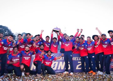 PUNIT BALAN CRICKET ACADEMY:  एमसीए मेंस कॉर्पोरेट शिल्ड टूर्नामेंट २०२५-२६ अंतर्गत खेळल्या गेलेल्या क्रिकेट सामन्यात ‘पुनीत बालन क्रिकेट अकॅडमी’च्या संघाने दमदार फलंदाजी आणि शिस्तबद्ध गोलंदाजीच्या जोरावर कपील सन्स संघावर ८० धावांनी दणदणीत विजय मिळवला. पुण्यातील स्वारगेट येथील नेहरू स्टेडियमवर पार पडलेल्या या सामन्यात नाणेफेक जिंकून प्रथम फलंदाजी करणाऱ्या पुनीत बालन क्रिकेट अकॅडमीने निर्धारीत ५० षटकांत तब्बल ४०४ धावांचा अक्षरशः डोंगर उभा केला.