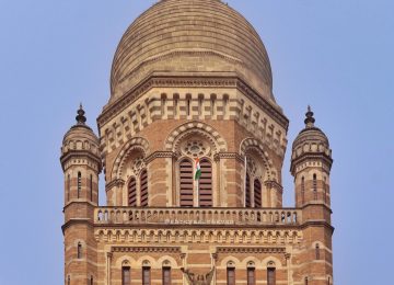 BMC ELECTION 2026:  सावधान! मुंबईची (BMC ELECTION 2026) लोकसंख्याशास्त्रीय ओळख पुसण्याचा डाव; 'व्होट बँक' की शहरावर कब्जा? देशाची आर्थिक राजधानी आणि महाराष्ट्राचे हृदय असलेल्या मुंबईचे राजकारण सध्या एका अत्यंत संवेदनशील वळणावर येऊन ठेपले आहे. आगामी निवडणुकांच्या पार्श्वभूमीवर राजकीय आरोप-प्रत्यारोपांच्या फैरी झाडल्या जात असताना, मुंबईच्या जनसांख्यिकीय (Demographic) बदलाचा मुद्दा केंद्रस्थानी आला आहे.